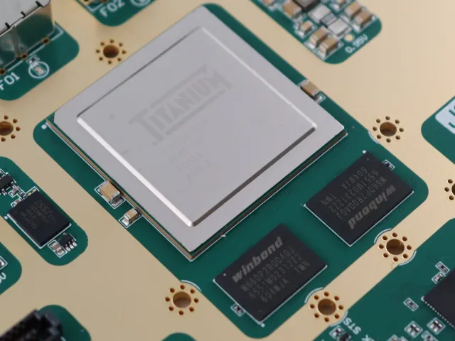 FPGA memory interfaces and memory devices